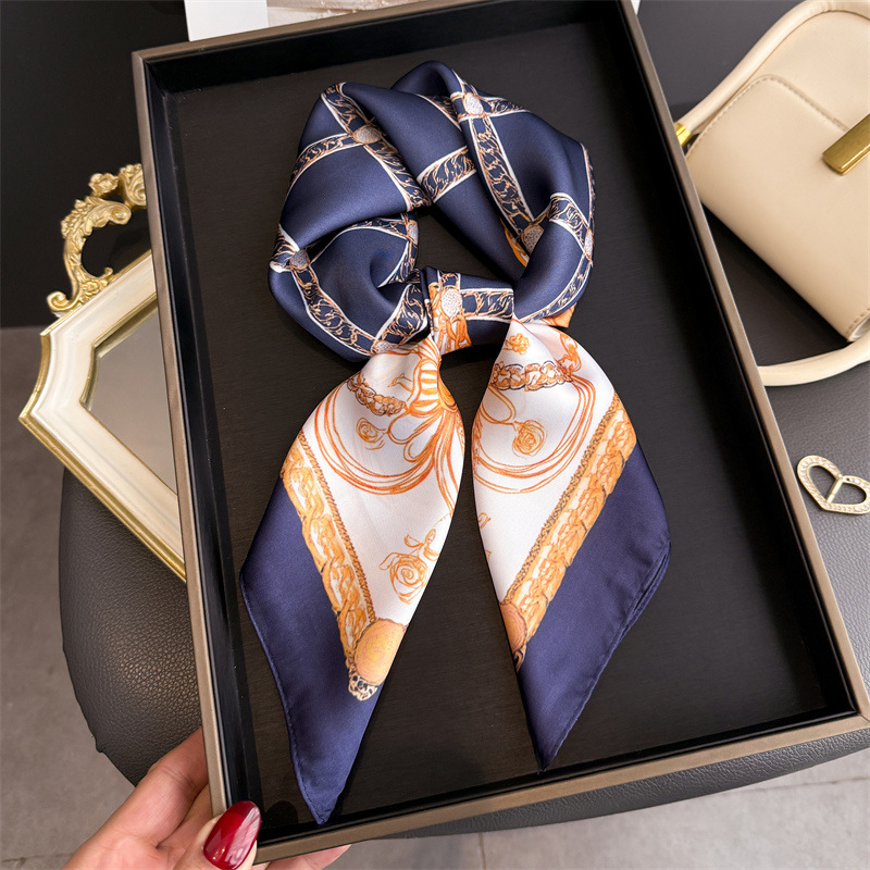 Scarf Silk Square - Syal Sutra Persegi Motif Rantai Klasik