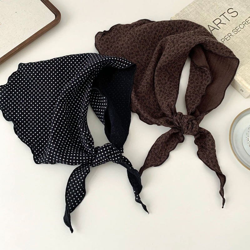 Ascot Neck Scarf - Syal Segitiga Motif Bunga Artistik Katun