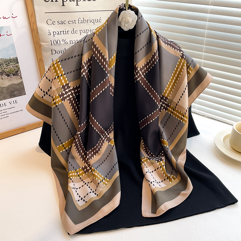 Face Scarf Mask - Syal persegi sutra twill motif musim