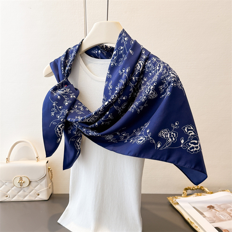 Syal Persegi 90X90Cm Antik Mew - Ascot Neck Scarf ulasan dan harga