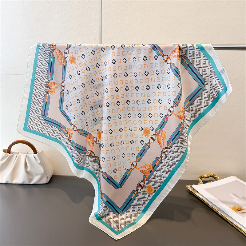 Syal Persegi Bermotif untuk Wa - Ascot Neck Scarf ulasan dan harga